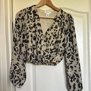 Chic Black and Cream Wrap Crop Blouse with Long Sleeves